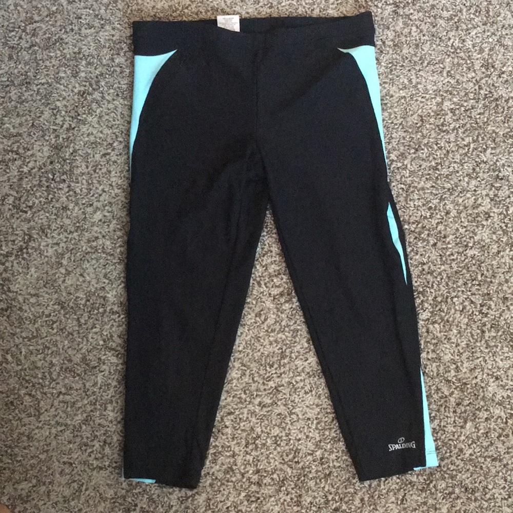 Spaulding women’s athletic Capri, size M